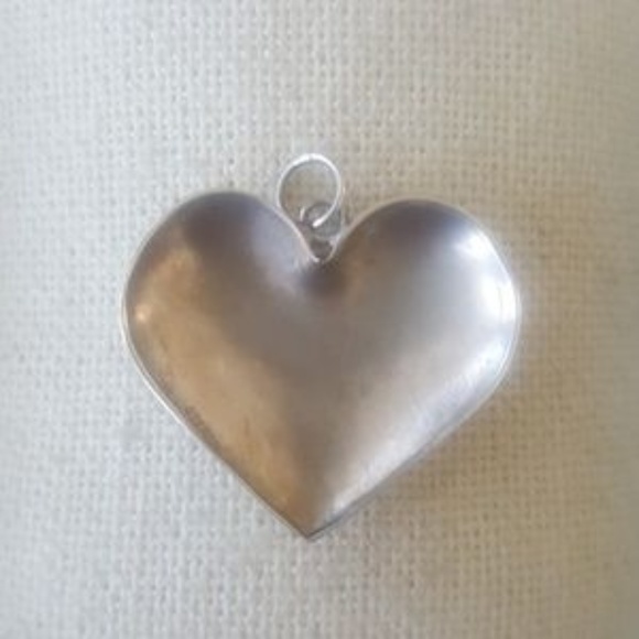 Valentine's Day Heart pendant necklace sterling silver handmade jewelry gift - Picture 3 of 3